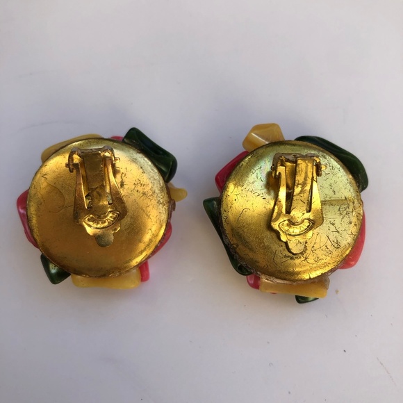 Vintage Mother of Pearl Shell Clip on Earrings - Picture 3 of 5